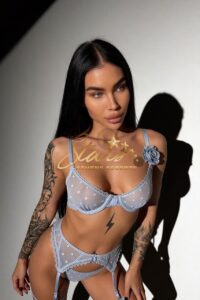 ALISA-LUXURY-MODEL-ESCORT