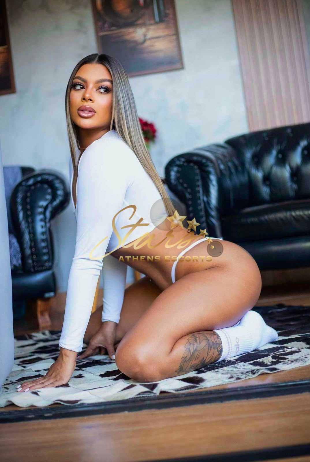 AURORA-ATHENS-ESCORT-STARS